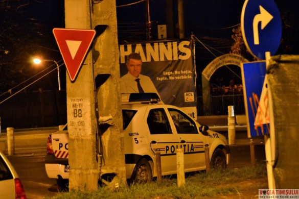 IPJ Timiș în ALERTĂ! Polițiștii au fost puși să ”apere” bannerele electorale: ”E o coincidență!” FOTO
