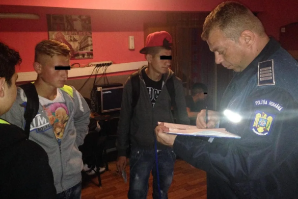 Polițiștii au dat de urma elevilor care CHIULESC de la ore! Câți au descoperit într-o singură zi, la Timișoara FOTO
