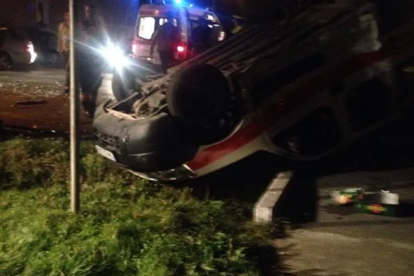 Mașină cu roțile-n sus după un ACCIDENT la Giroc. Cine este vinovatul FOTO/VIDEO