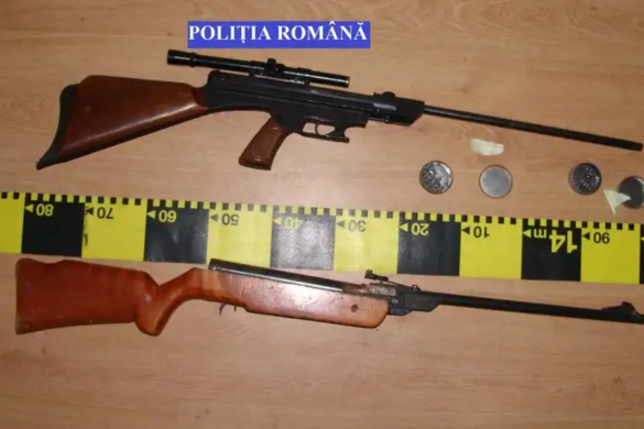 Arme letale și neletale, deținute ILEGAL, descoperite de polițiștii din Timiș FOTO