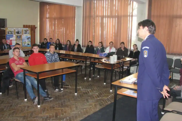 Polițiștii timișeni ”încep” școala ALĂTURI de elevii din județ
