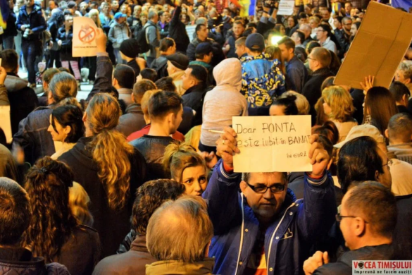 Peste 5.000 de timișoreni la protestul din Piața Victoriei. ”Ponta, nu uita, Timișoara nu te vrea!” FOTO/VIDEO