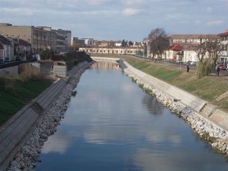tronson pod aval UHE Medium tronson pod aval UHE Medium