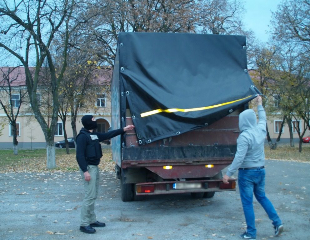 țigări de contrabandă13 țigări de contrabandă13