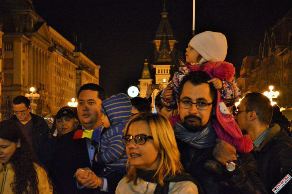”Klaus Klaus scapă ne de Mickey Mouse”16 ”Klaus Klaus scapă ne de Mickey Mouse”16