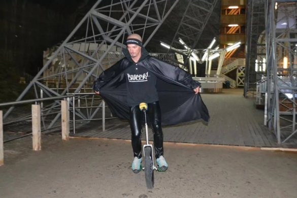 Timișoreanul Flaviu Cernescu îți urcă ADRENALINA la maximum. Vezi unde s-a plimbat ”Omului-Păianjen” cu monociclul VIDEO