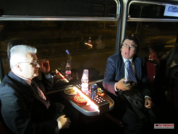 Nicolae Robu si directorul RATT Ioan Goia jpg