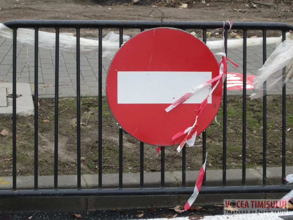 accesul-interzis-drum-inchis-blocat