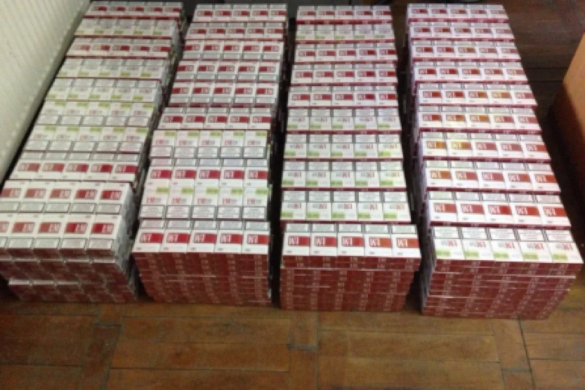 Aproape 17.000 de pachete de țigări de contrabandă, confiscate de polițiștii de frontieră timișeni