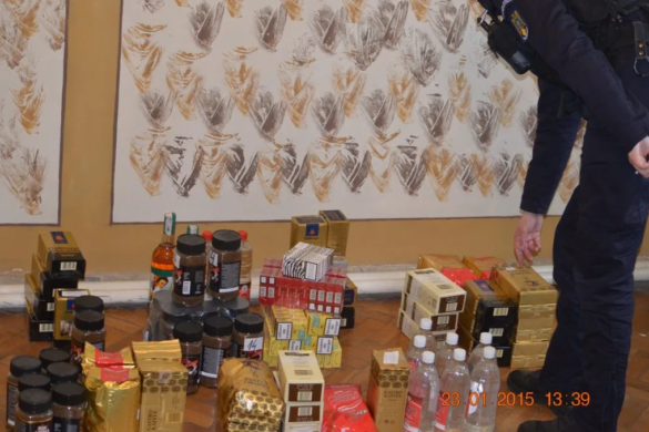 Jandarmii Grupării Mobile din Timișoara, o nouă acţiune de combatere a comerţului cu produse de contrabandă, în Piața Iosefin FOTO