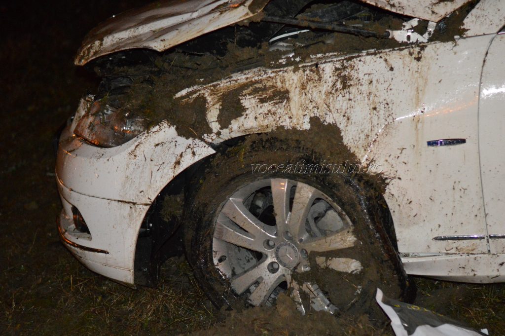 Accident giratoriu din Calea Buziaşului 01 Accident giratoriu din Calea Buziaşului 01