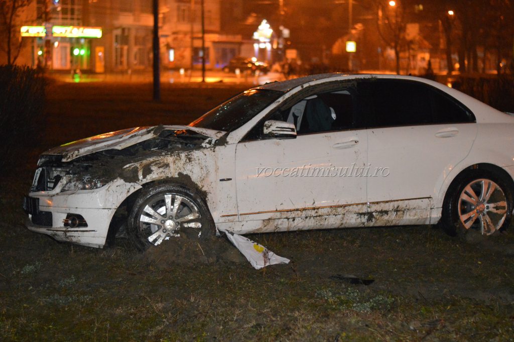 Accident giratoriu din Calea Buziaşului 03 Accident giratoriu din Calea Buziaşului 03
