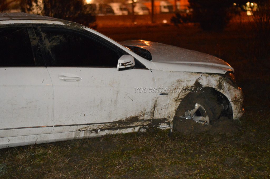 Accident giratoriu din Calea Buziaşului 05 Accident giratoriu din Calea Buziaşului 05