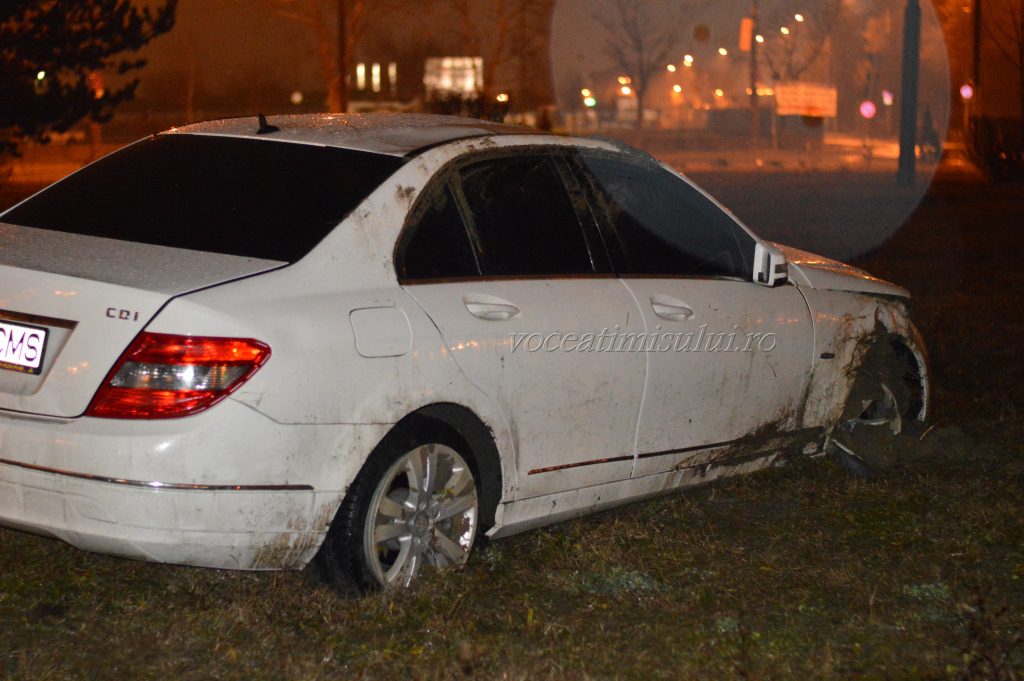 Accident giratoriu din Calea Buziaşului 06 Accident giratoriu din Calea Buziaşului 06