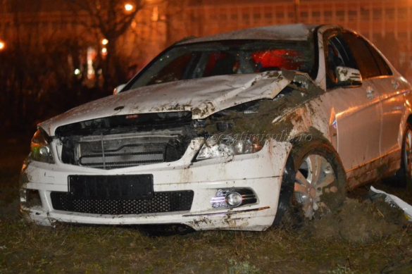 Accident giratoriu din Calea Buziaşului 13 jpg Accident giratoriu din Calea Buziaşului 13 jpg