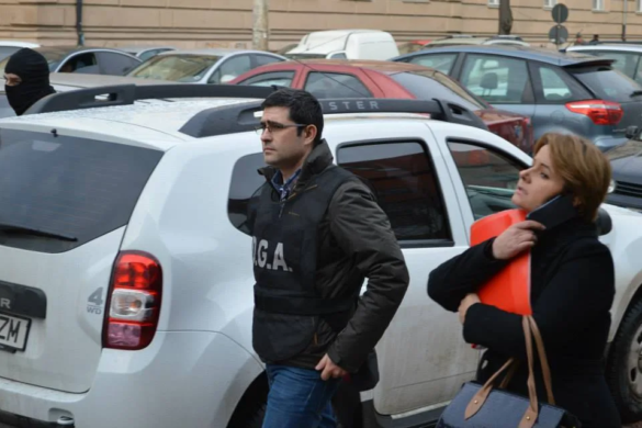 Spăgă de 41.000 de euro la vamă! DNA şi DGA au descins în punctele de trecere a frontierei