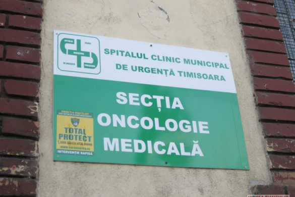 Umilință pentru bolnavii care se tratează la Oncologia din Timișoara: sunt duşi cu targa pe scări. Când va fi dotată clădirea cu un lift