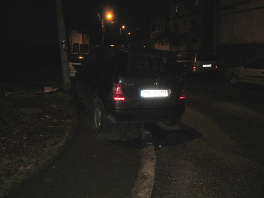 Pietonii pe trotuar 2 Pietonii pe trotuar 2