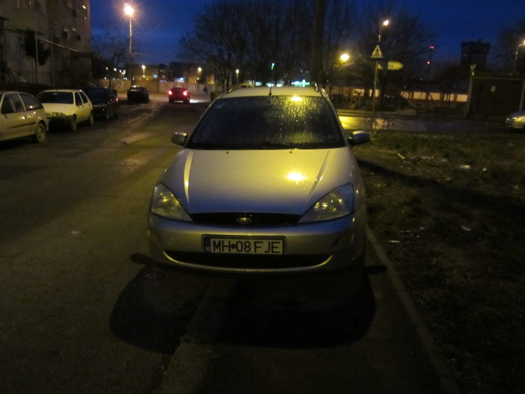 Pietonii pe trotuar 4 Pietonii pe trotuar 4