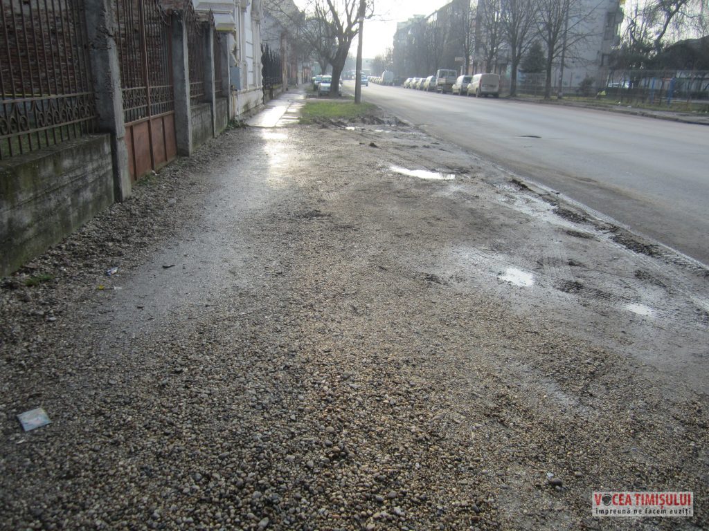 Trotuarele de pe strada Șt. O. Iosif o bătaie de joc 2 Trotuarele de pe strada Șt. O. Iosif o bătaie de joc 2