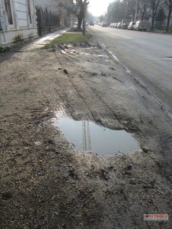 Trotuarele de pe strada Șt. O. Iosif o bătaie de joc 3 Trotuarele de pe strada Șt. O. Iosif o bătaie de joc 3