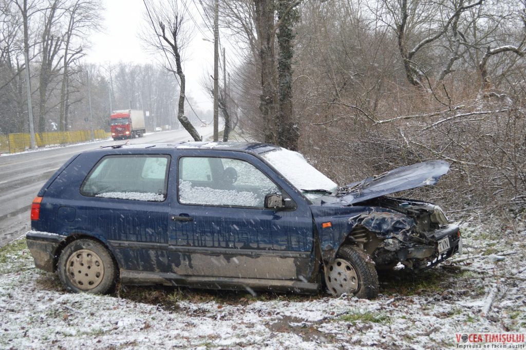 Volkswagen Golf accidentat01 Volkswagen Golf accidentat01
