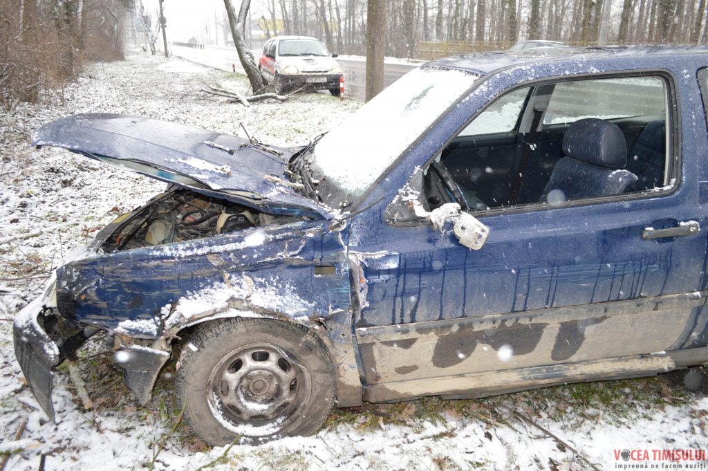 Volkswagen Golf accidentat05 Volkswagen Golf accidentat05