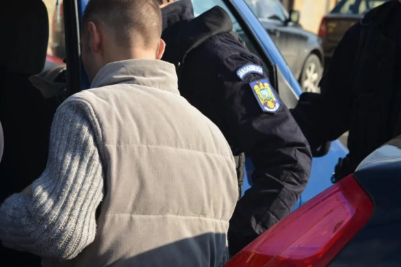 Jandarmii au ”de lucru” cu vânzătorii ambulanți. Ce vindea un bărbat, din portbagajul mașinii și cum au dat de posesorul unui telefon pierdut