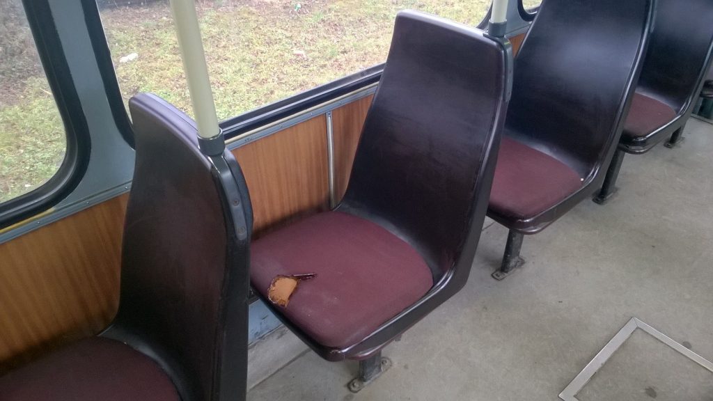 scaun vandalizat tramvai RATT 4 scaun vandalizat tramvai RATT 4