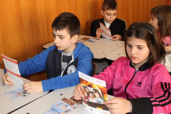 Copiii din Timiș au pășit în lumea siguranței și energiei alături de specialiştii E.ON şi I.S.U.! Vezi FOTO