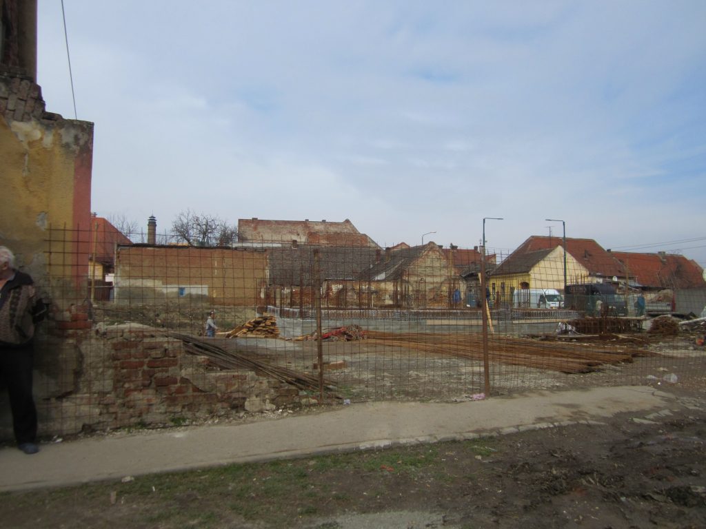 Fundația-”Ioan-Slavici”-construiește-ILEGAL-11