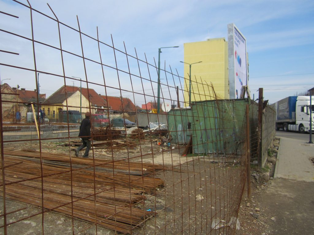 Fundația-”Ioan-Slavici”-construiește-ILEGAL-9