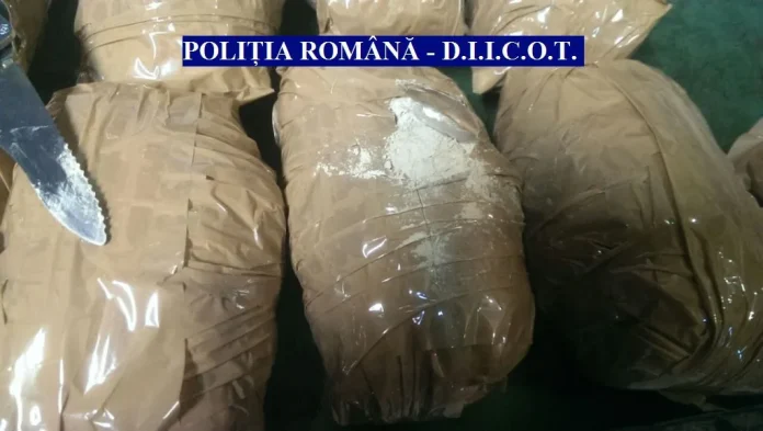Doi bărbați, surprinși de procurorii DIICOT cu heroină în valoare de 1 milion de euro HEROINĂ1 jpg