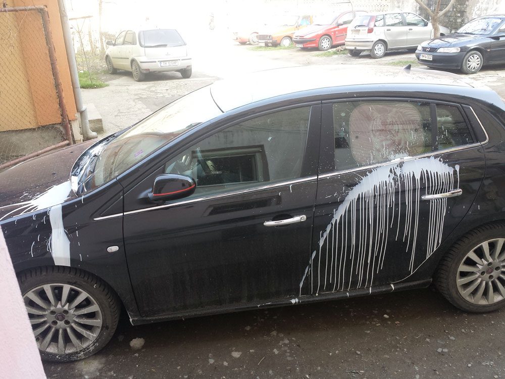 Masina stropita cu vopsea 1 Masina stropita cu vopsea 1