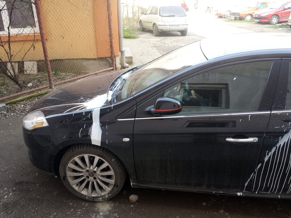 Masina stropita cu vopsea 2 Masina stropita cu vopsea 2