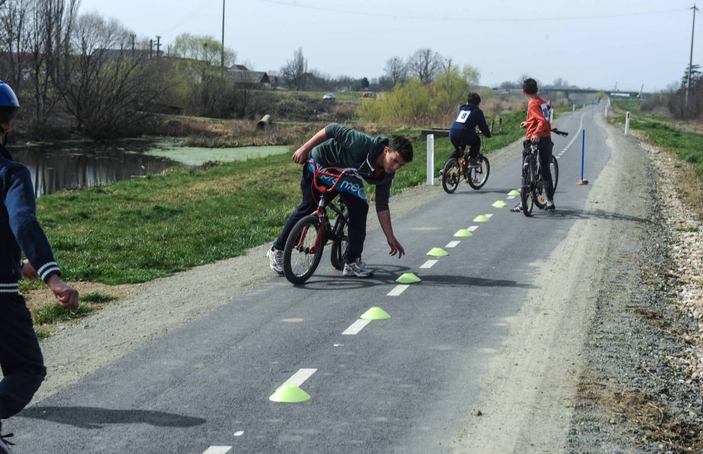 Pista de cicloturism de pe Bega INAUGURATĂ3 Pista de cicloturism de pe Bega INAUGURATĂ3