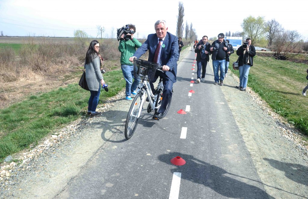Pista de cicloturism de pe Bega INAUGURATĂ6 Pista de cicloturism de pe Bega INAUGURATĂ6