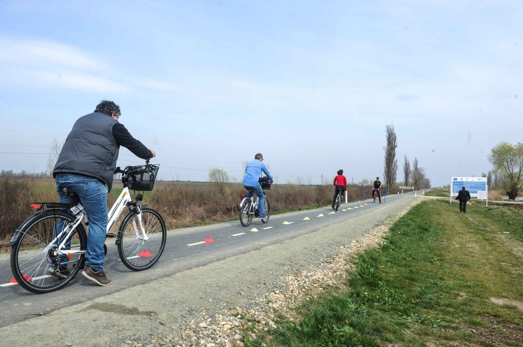Pista de cicloturism de pe Bega INAUGURATĂ9 Pista de cicloturism de pe Bega INAUGURATĂ9