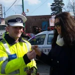 Poliția Rutieră AMENDEAZĂ șoferițele din Timișoara cu... FLORI3 jpg