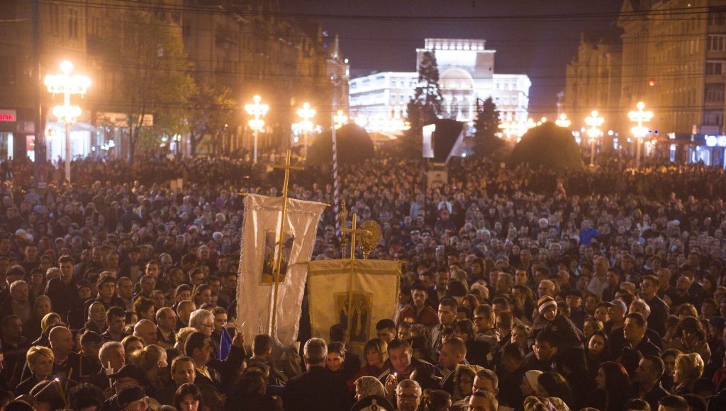 5.000-de-timișoreni-au-luat-LUMINĂ-la-Catedrala-mitropolitană4