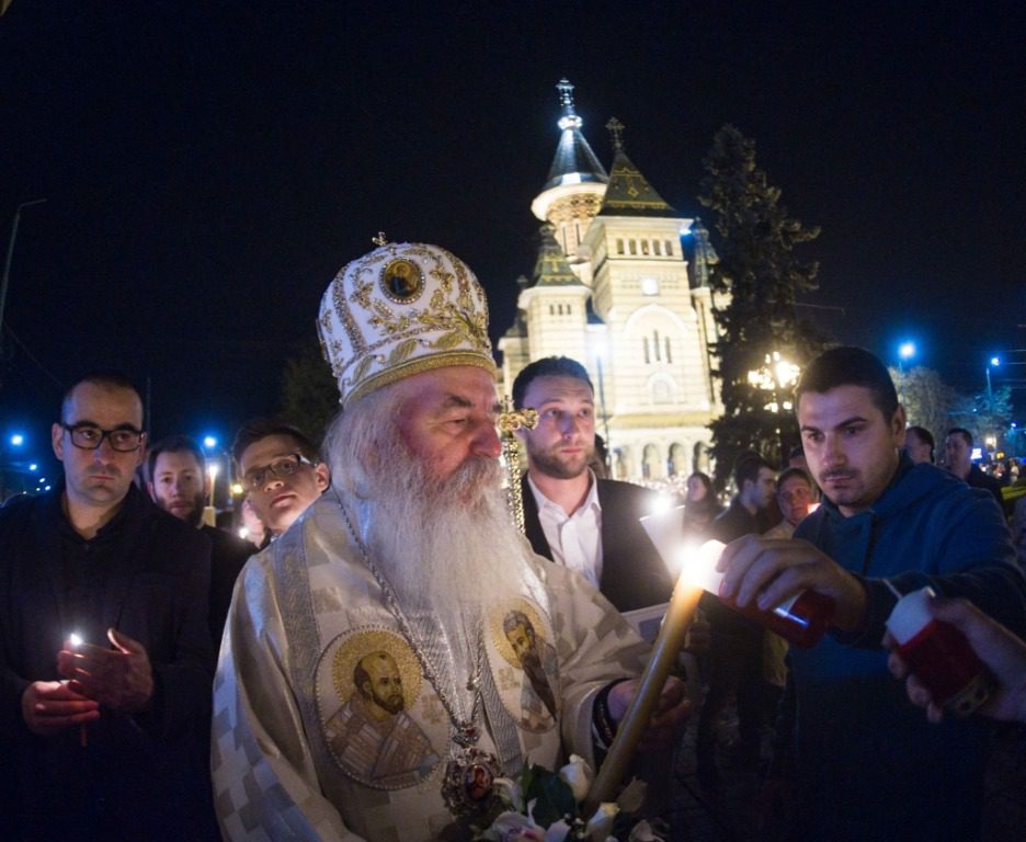 5.000 de timișoreni au luat LUMINĂ la Catedrala mitropolitană7 5.000 de timișoreni au luat LUMINĂ la Catedrala mitropolitană7