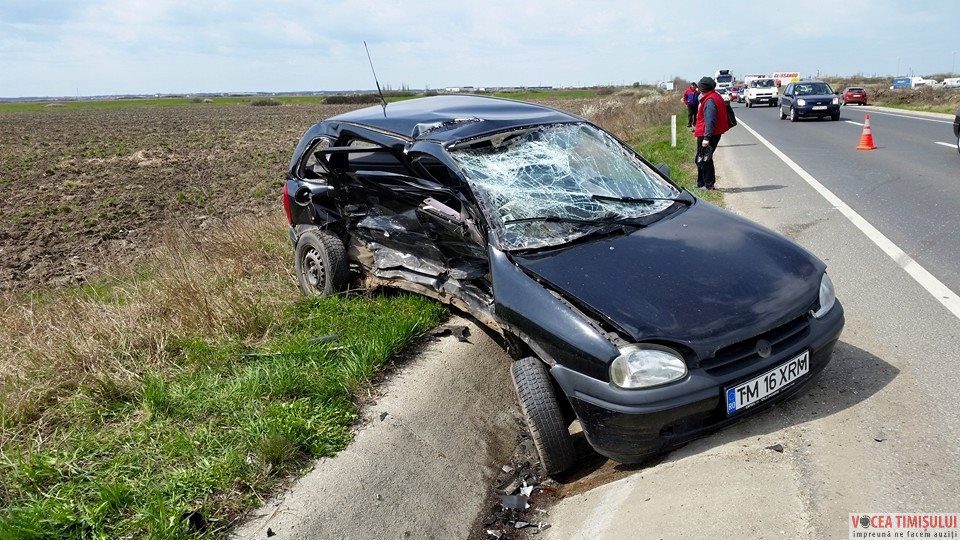 Accident la intrarea în Remetea Mare@04 Accident la intrarea în Remetea Mare@04