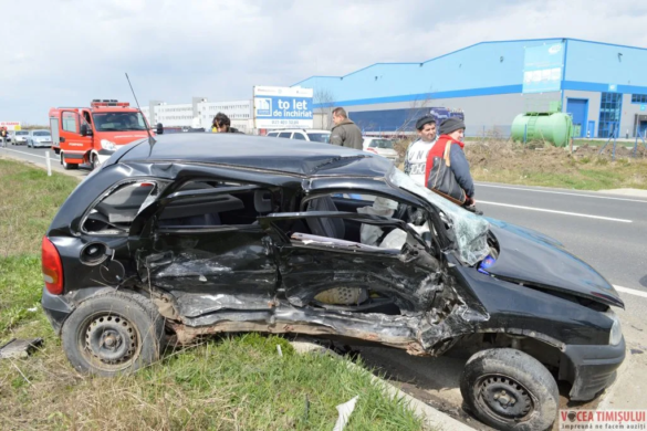 Accident cu patru RĂNIȚI, la intrarea în Remetea Mare, din cauza unui ȘMECHER care a fugit! FOTO/VIDEO