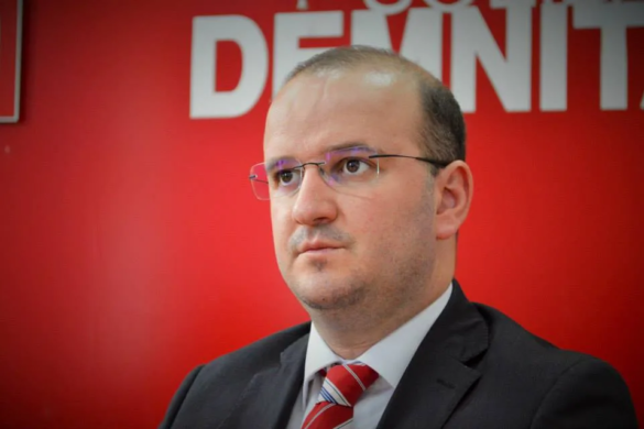 Cătălin Tiuch îl acuză pe Nicolae Robu în Parlament: ”vrea să decredibilizeze și mai mult clasa politică”