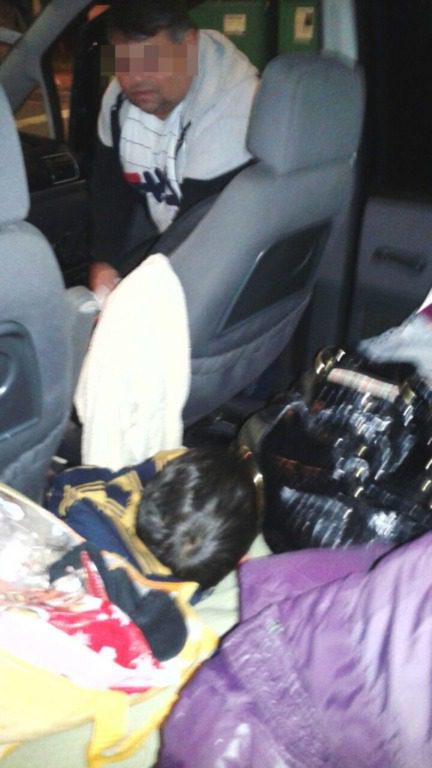 Copil de 6 ani ASCUNS într o maşină Cenad 1 Copil de 6 ani ASCUNS într o maşină Cenad 1