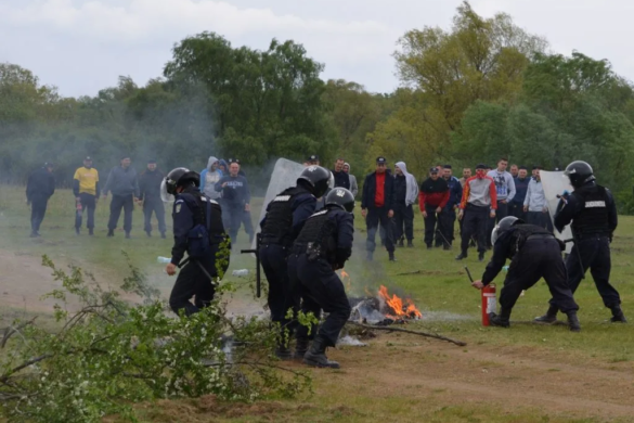 Jandarmii Grupării Mobile din Timişoara, ”cantonament” draconic lângă Giroc FOTO