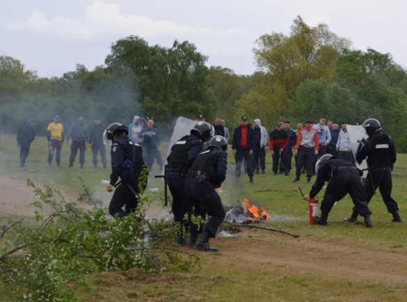 Jandarmii Grupării Mobile din Timişoara ”cantonament” draconic lângă Giroc 2 jpg Jandarmii Grupării Mobile din Timişoara ”cantonament” draconic lângă Giroc 2 jpg