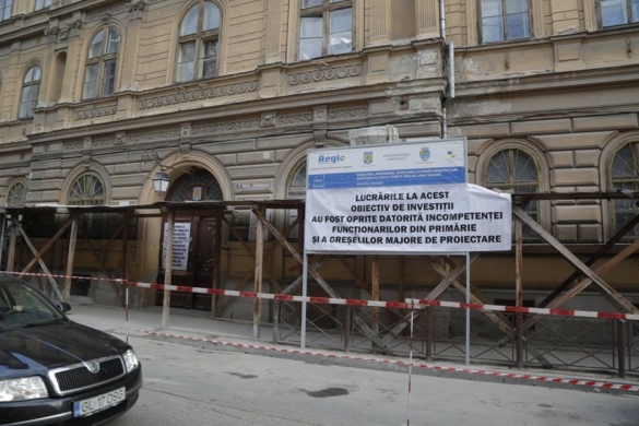 Lucrările de reabilitare a Liceului Lenau s-au OPRIT! Consilierul PSD Alfred Simonis către Robu: ”să ia atitudine, în ritm ALERT”!