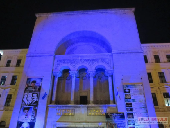 Opera Romana din Timisoara vopsita in albastru de Ziua Internationala a Autismului 4 jpg