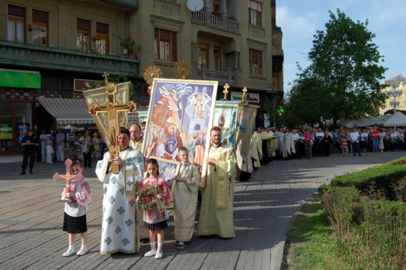Pelerinajul Floriilor a avut loc sâmbătă seara la Timișoara jpg